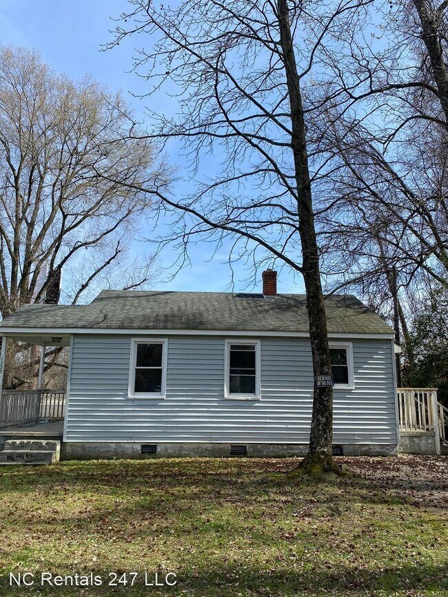 Building Photo - 2 br, 1 bath House - 1228 A E Lindsay st