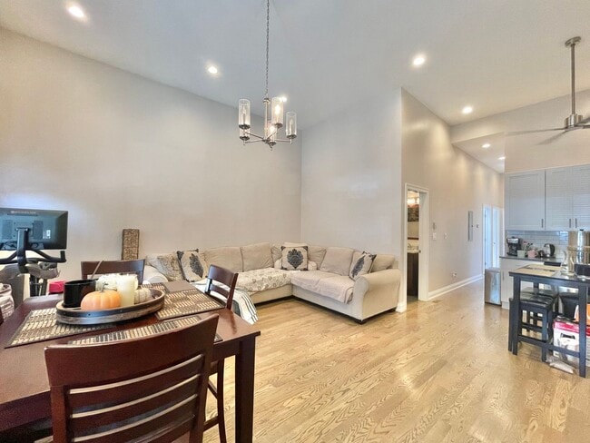 Foto del edificio - 2135 W 19th St