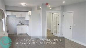 Building Photo - 7116 Bay Dr
