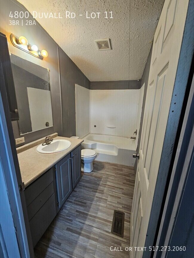 Foto del edificio - 4800 Duvall Rd