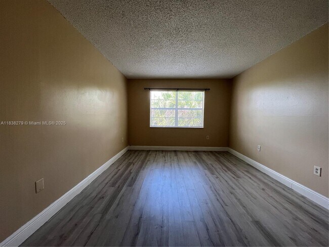 Foto del edificio - 4324 NW 9th Ave