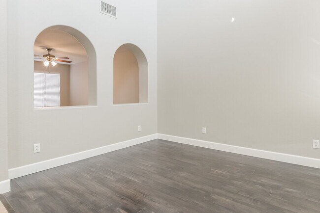 Building Photo - 5309 Las Cruces Heights St