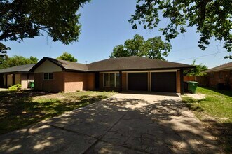Building Photo - 7634 Wynlea St