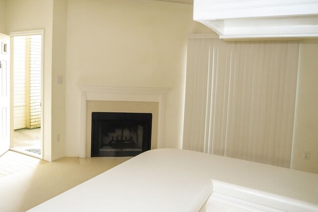 Photo - Beautiful 1-Bedroom Loft Near the Medical Center!