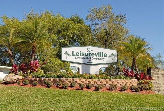 Building Photo - 2851 E Golf Blvd