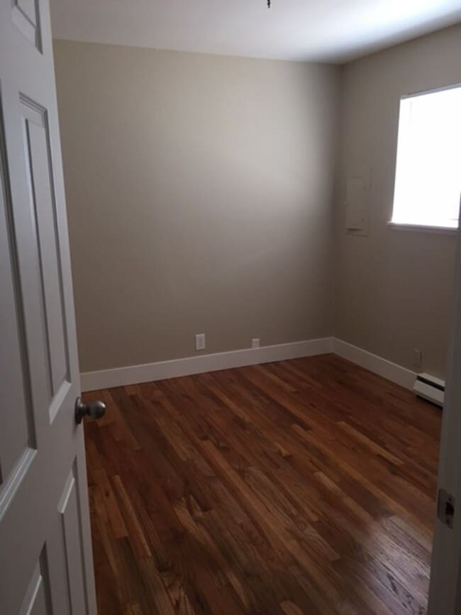 Building Photo - Ballard-Fremont Duplex: Comfortable Living...