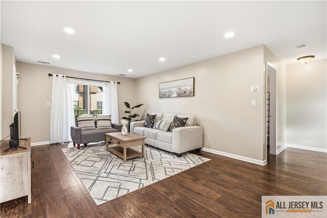 Foto del edificio - 609 N Oaks Blvd