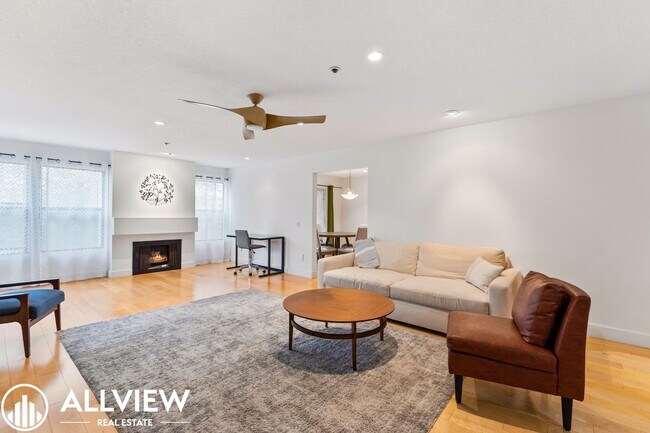 Building Photo - Fully Furnished Condo (2 Bed/2 Bath + Den) Nestled in the Coveted Newport Heights Community!
