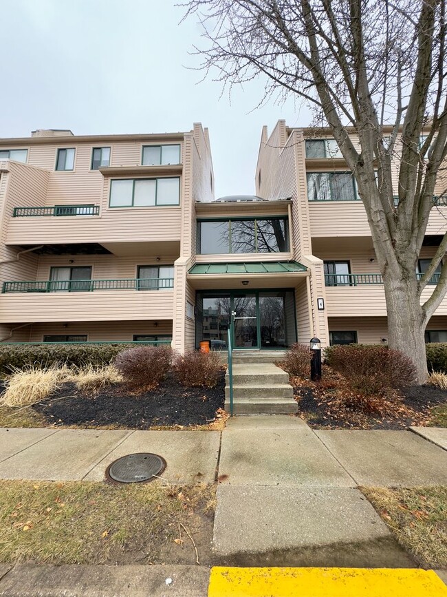 Foto del edificio - Spacious 2-Bedroom Condo in Owings Mills