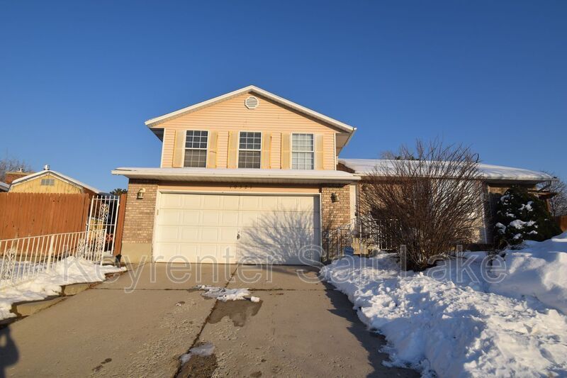 Primary Photo - 10321 Golden Willow Dr