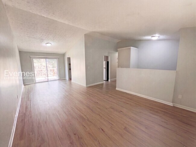 Foto del edificio - 426 Park Ridge Cir