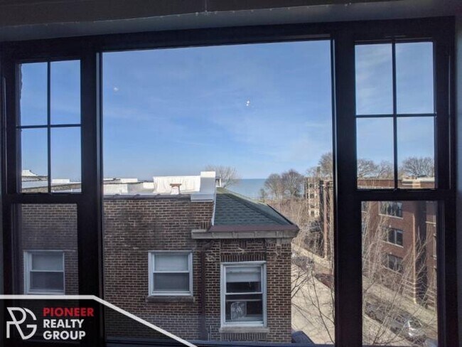 Building Photo - 1 bedroom in CHICAGO IL 60626