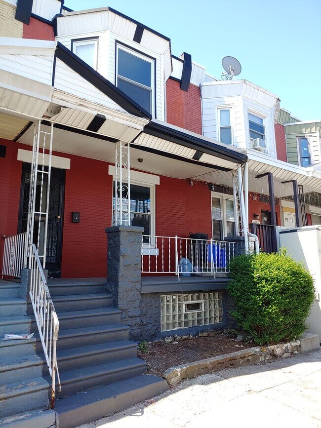 Building Photo - 3 Bedroom Home off of 60th & Cobbs Creek P...