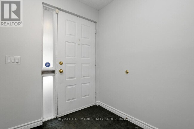 Building Photo - 261 BRUYERE STREET