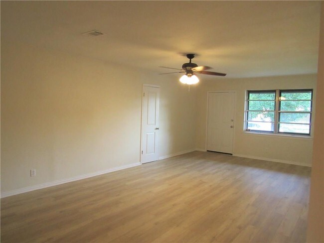 Building Photo - 8619 Jennie Lee Ln