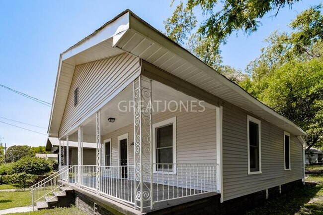 Foto del edificio - NOW OFFERING HALF OFF THE FIRST FULL MONTH...