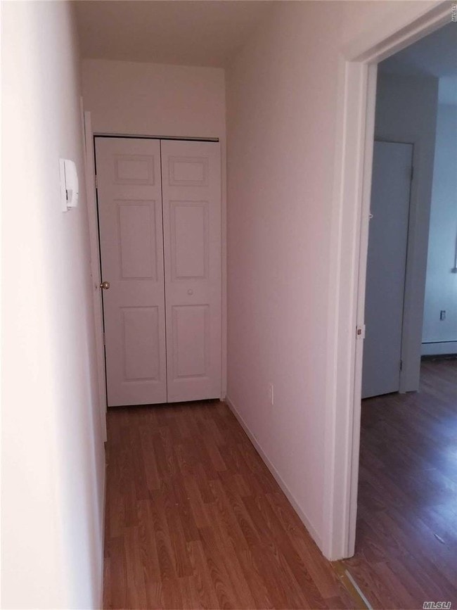5056 Bayville Ave Unit 10, Bayville, NY 11709 Room for Rent in Bayville, NY