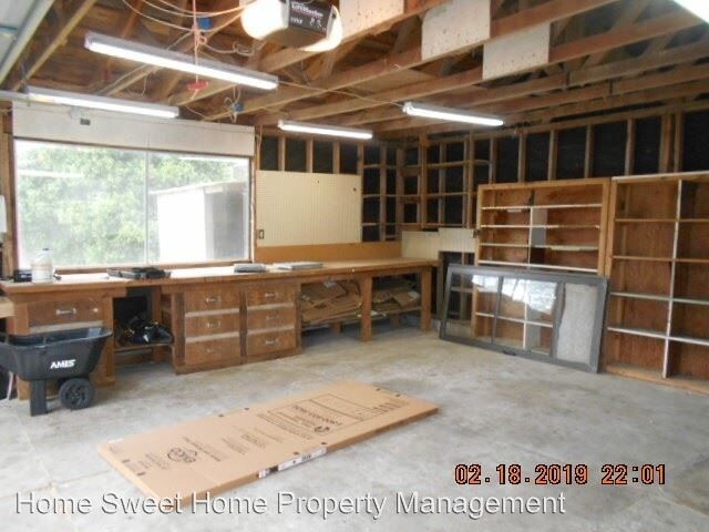 Building Photo - 2 br, 1 bath House - 1126 S. Montesano Street