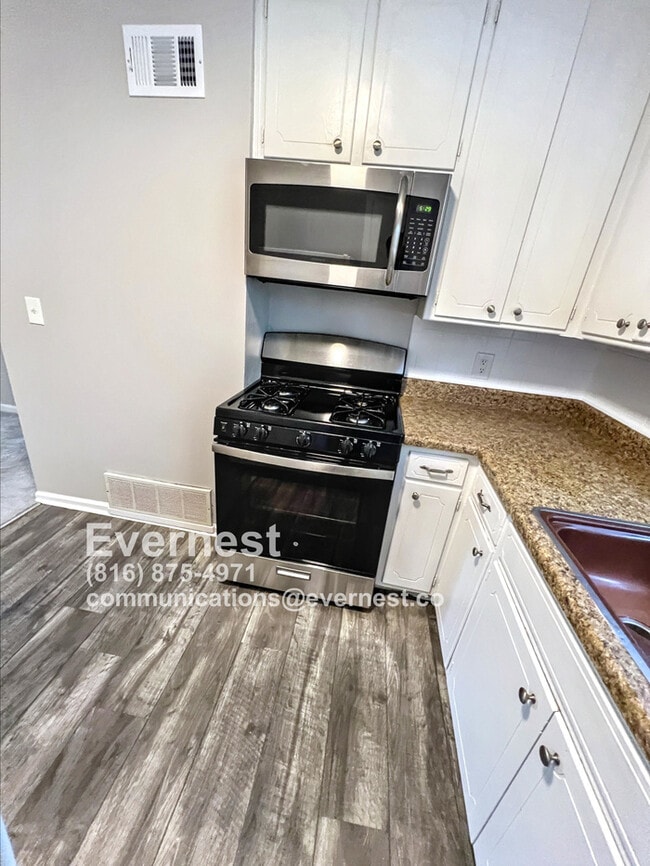 Building Photo - 2-Bedroom, 1-Bathroom Apartment in a Prime...