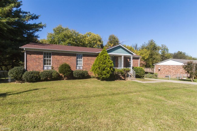 Building Photo - 319 Hollywood Dr