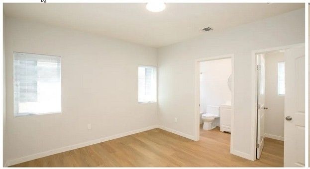 Foto del edificio - 1004 W Clark Ave