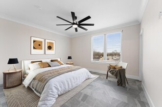 Building Photo - 1906 Dismuke St