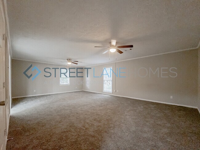 Building Photo - Charming 4 Bedroom in Phenix City!