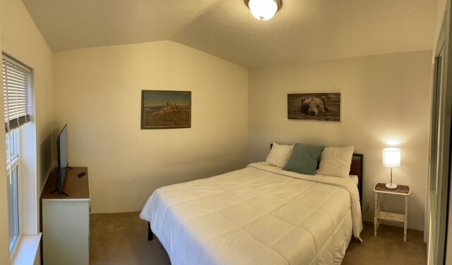 Foto del edificio - 540 Macgregor Rd