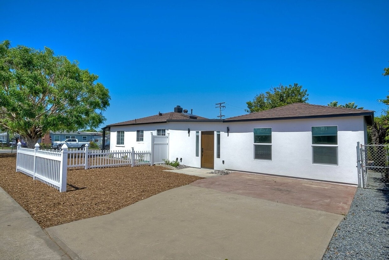 Foto principal - 199 Twin Oaks Cir