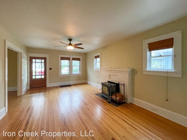 Building Photo - 4 br, 2 bath House - 7 Harvard Place
