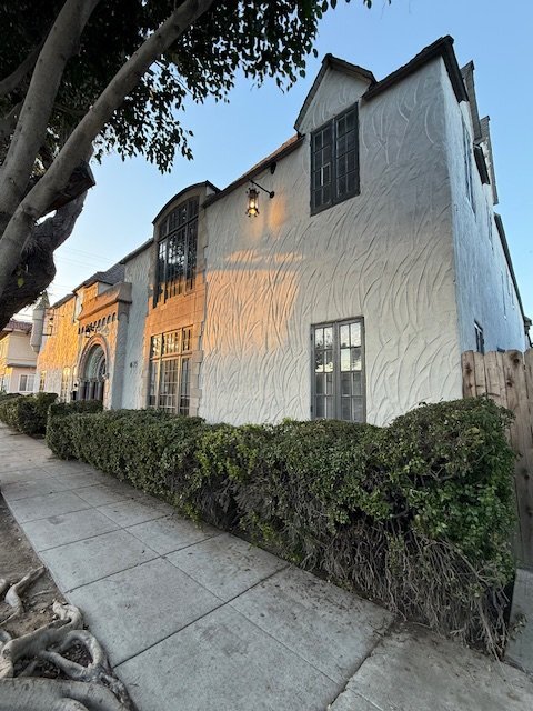 Building Photo - 635 E 9th St
