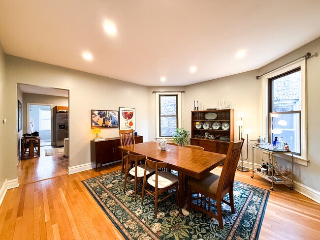 Foto del edificio - 3008 W George St