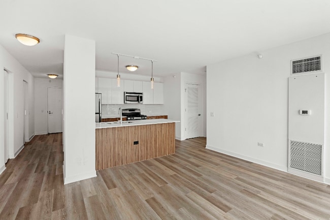 Foto del edificio - 350 N Orleans St