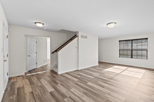 Foto del edificio - 614 Prairiegate Ct