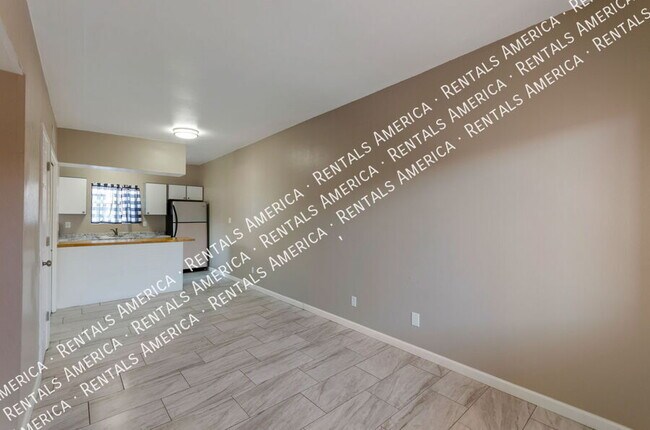 Foto del edificio - 1226 N Bryant Ave