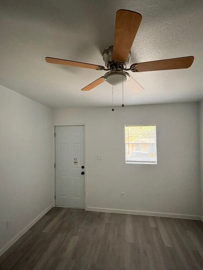 Foto del edificio - 916 Preston St