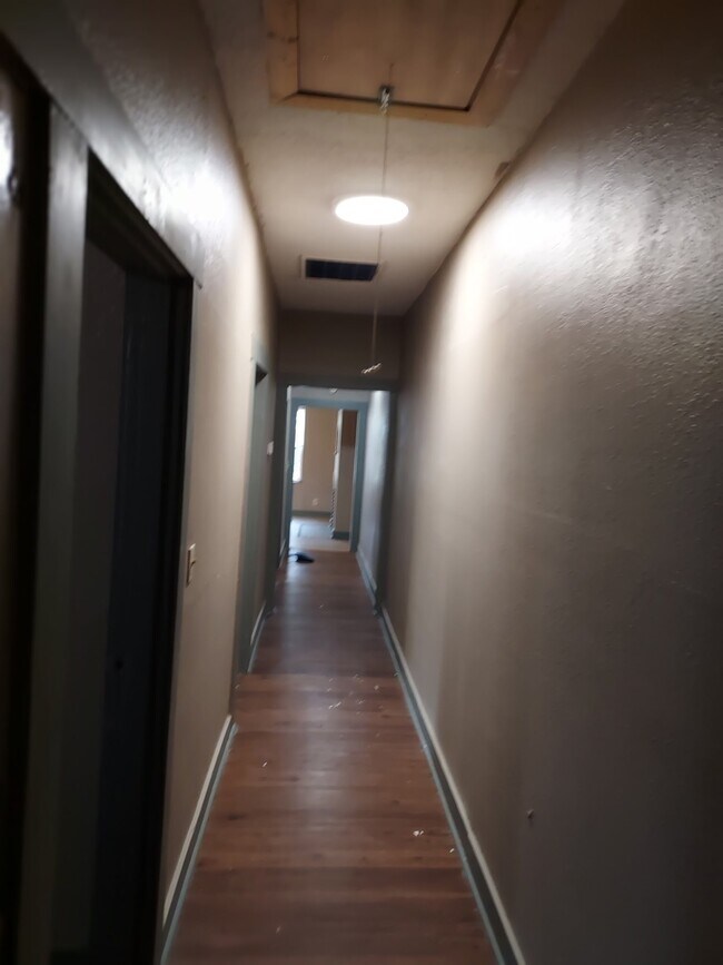 Foto del edificio - 216 W 19th Ave