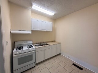 Foto del edificio - 614 W Solomon St