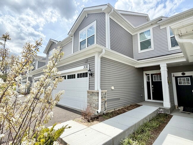 Foto del edificio - 331 Red Oak Cir