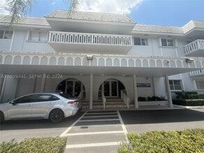 Building Photo - 100 Edgewater Dr