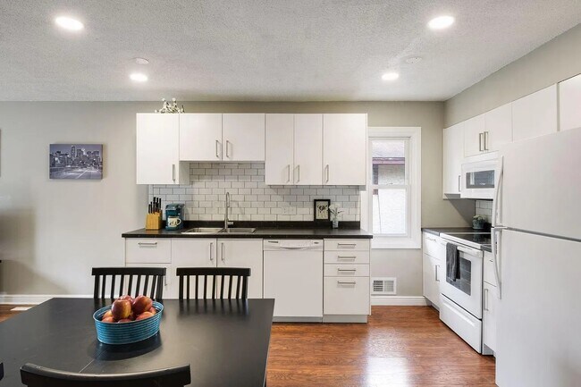 Foto del edificio - 1027 24th Ave NE