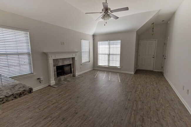 Building Photo - 570 Old Mill Way