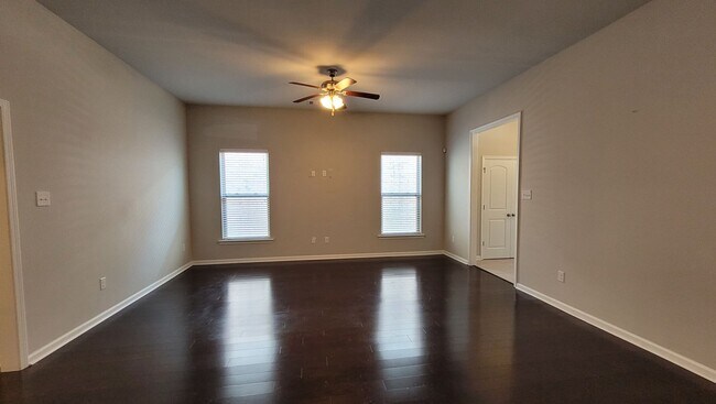 Foto del edificio - 3 bedroom for lease off Germany Rd
