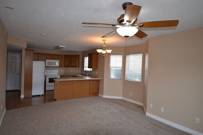 Foto del edificio - 6846 Clayton Ridge Way