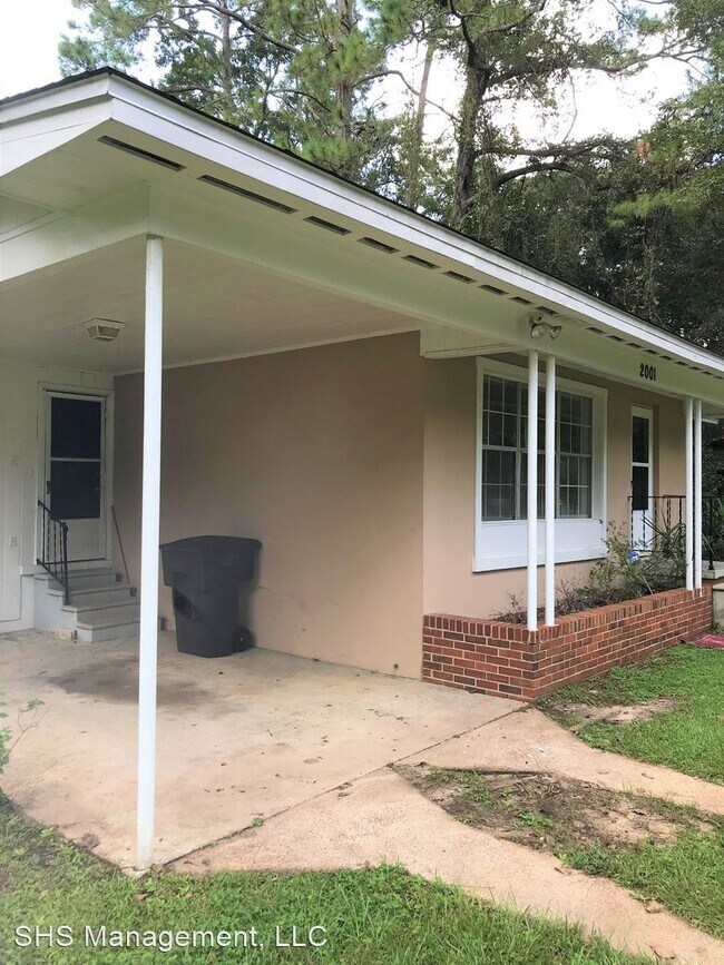 Foto del edificio - 4 br, 2 bath House - 2001 Crabapple