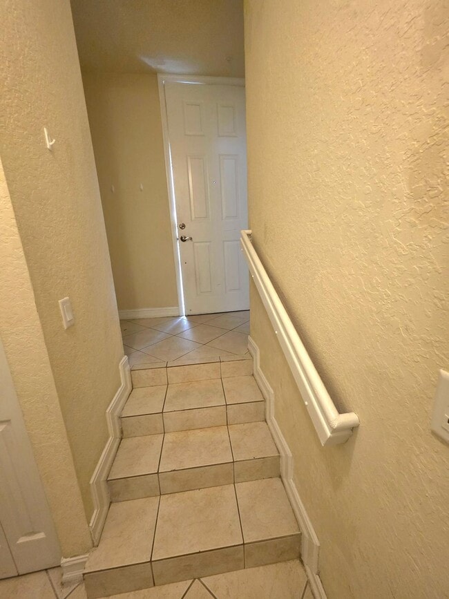 Building Photo - 603 N St