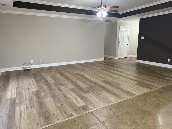 Foto del edificio - 916 Thunder Creek Dr