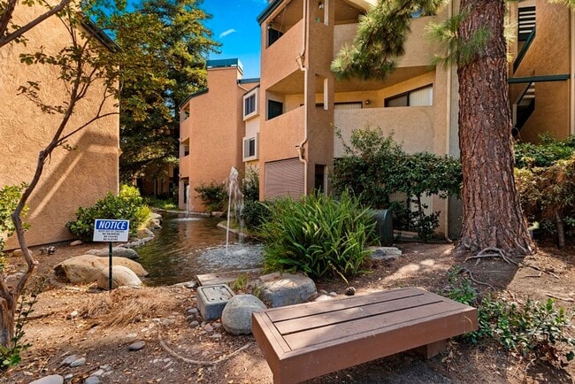 Foto del edificio - Stylish 1-Bed Condo with Balcony, Garage & Resort-Style Amenities in Mira Mesa