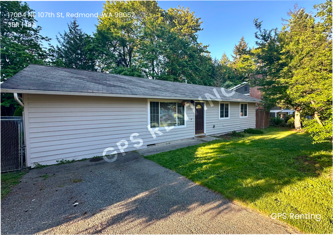 Building Photo - Charming Redmond Rambler in Prime Educatio...
