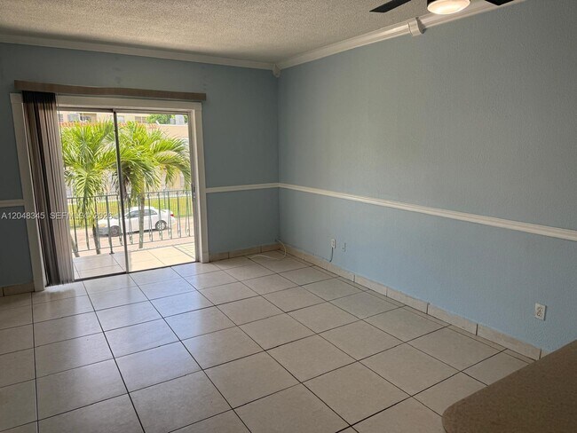 Foto del edificio - 1350 W 53rd St